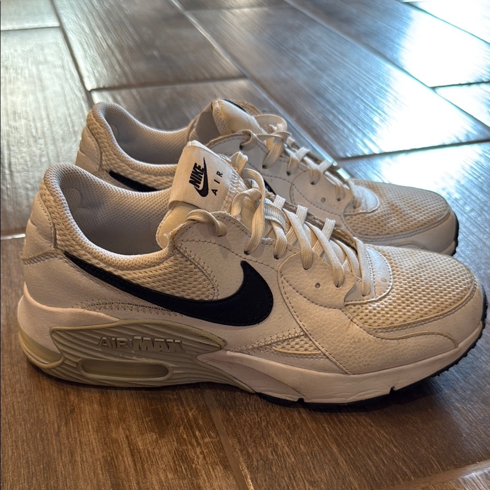 Nike Air Max White and Black Sneakers